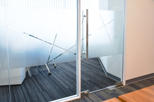 Benefits of Demountable Glass partition Walls for Office
